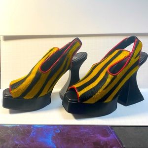 JOHN FLUEVOG LADY MISS MUNSTER PLATFORM HEELS -Sz 9 FUNKY 70s vibe!